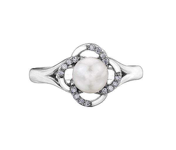 BAGUE EN OR 10K BLANC SERTIE D'UNE PERLE DE CULTURE ET DE DIAMANTS BAGUE EN OR 10K BLANC SERTIE D'UNE PERLE DE CULTURE ET DE DIAMANTS